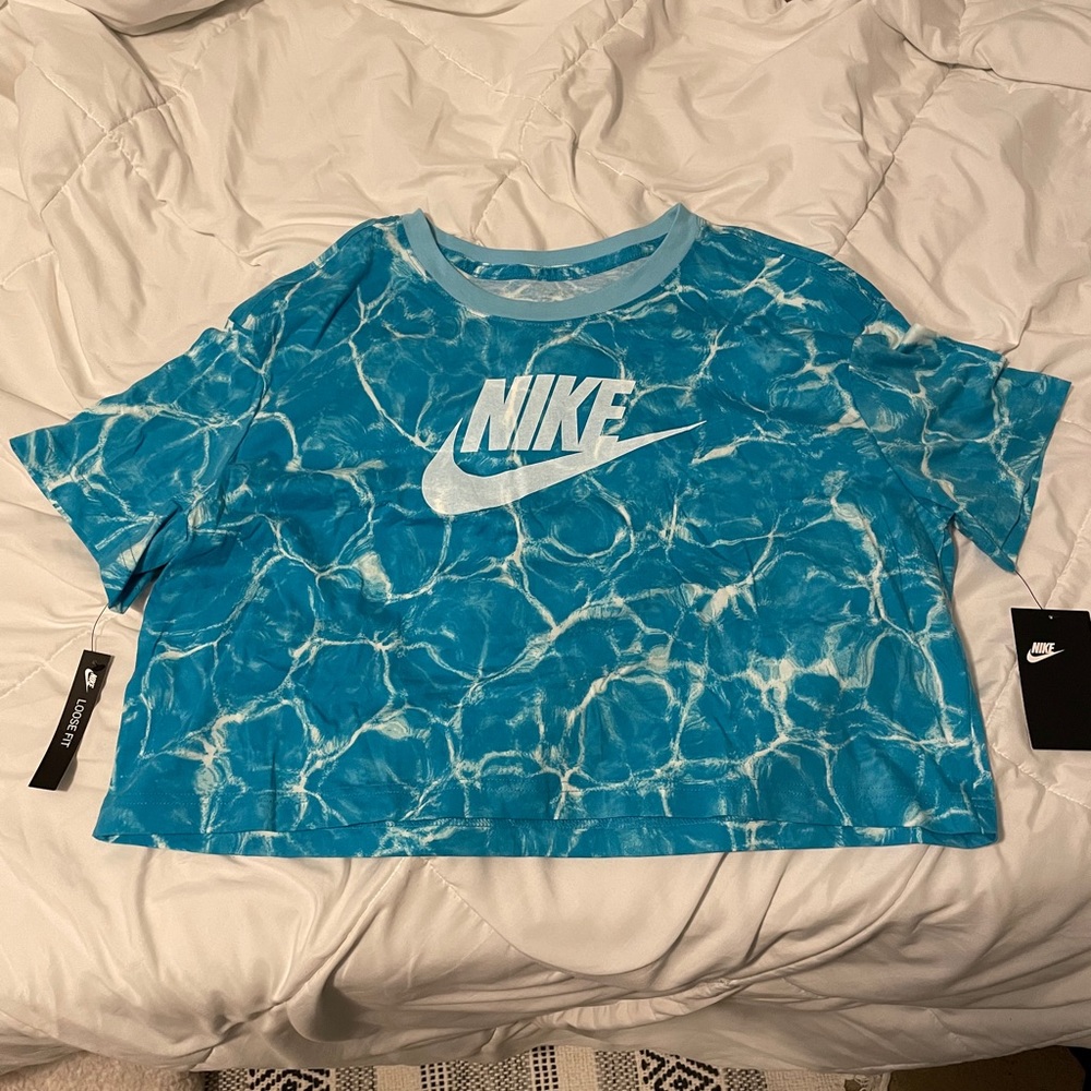Nike cropped workout tee